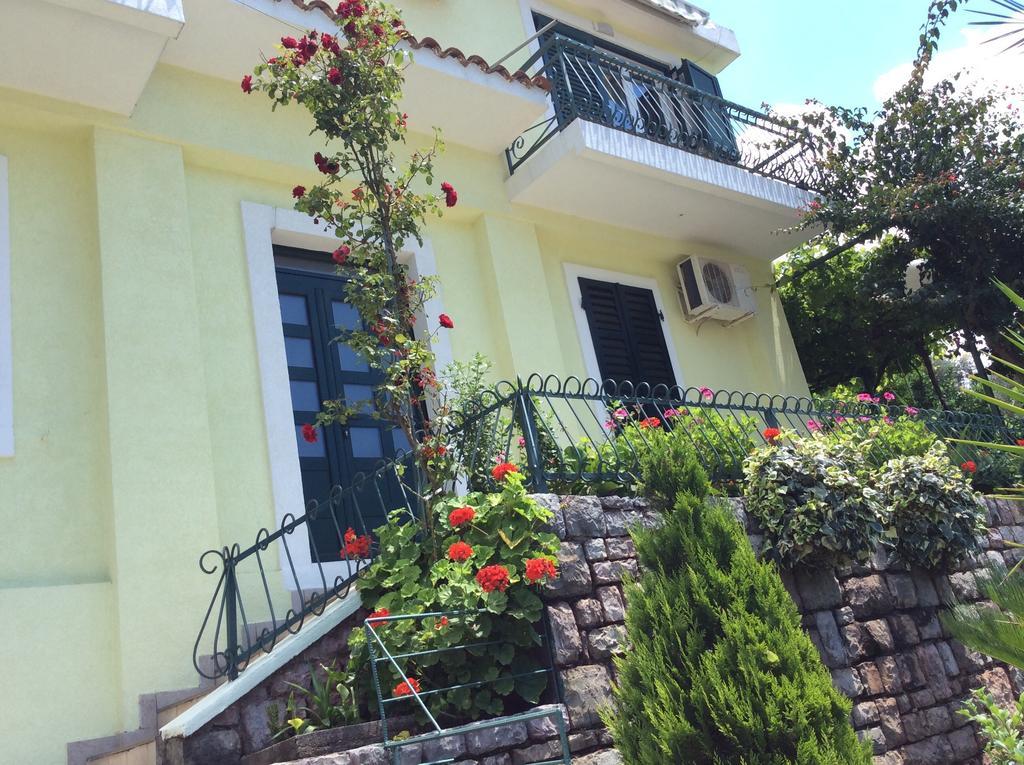 Apartments Simo Petrovac Bilik gambar