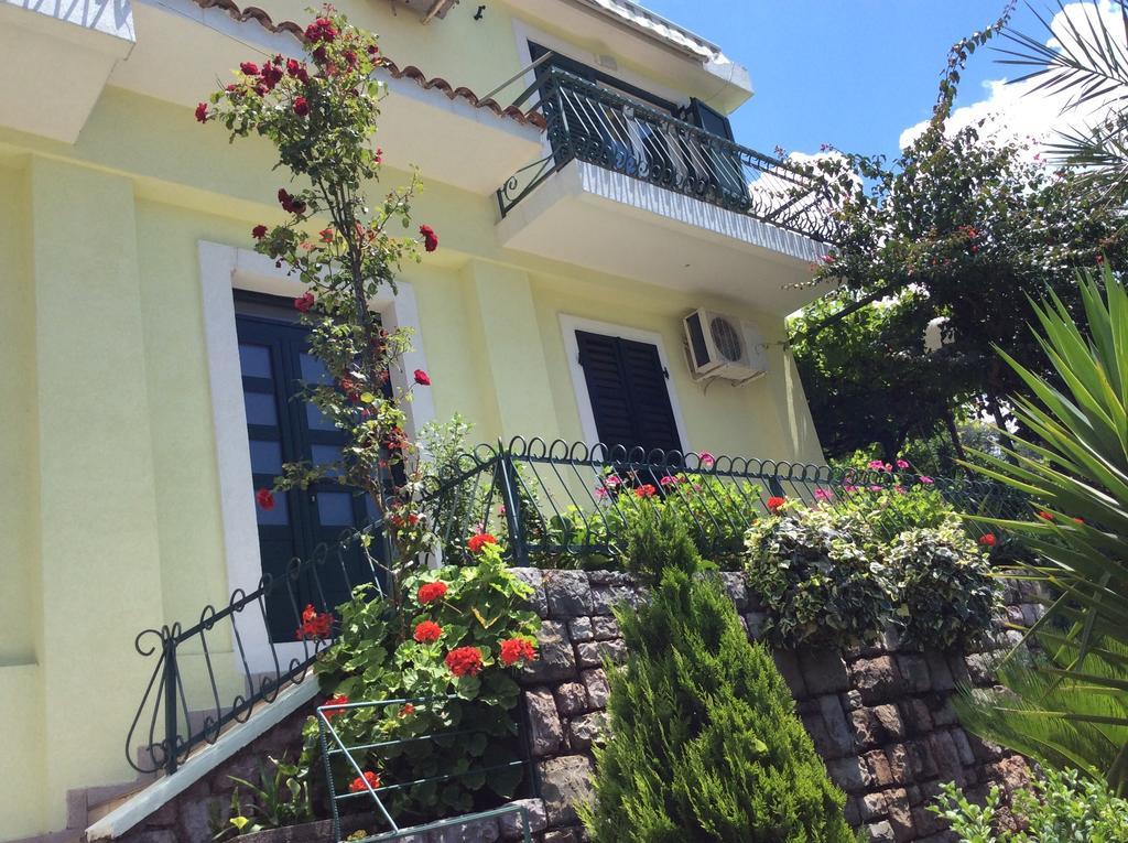 Apartments Simo Petrovac Bilik gambar