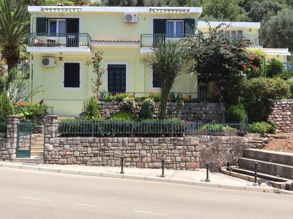 Apartments Simo Petrovac Bilik gambar