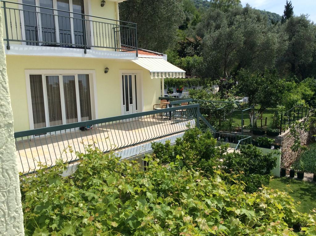 Apartments Simo Petrovac Luaran gambar