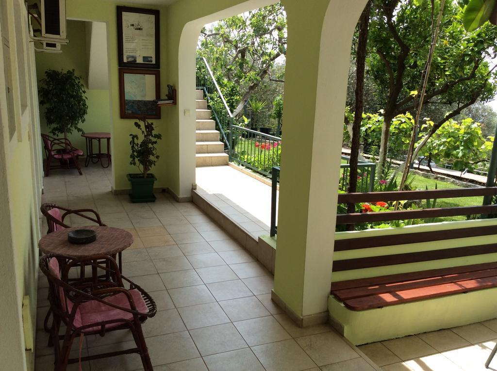 Apartments Simo Petrovac Luaran gambar
