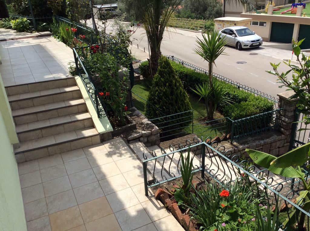 Apartments Simo Petrovac Luaran gambar