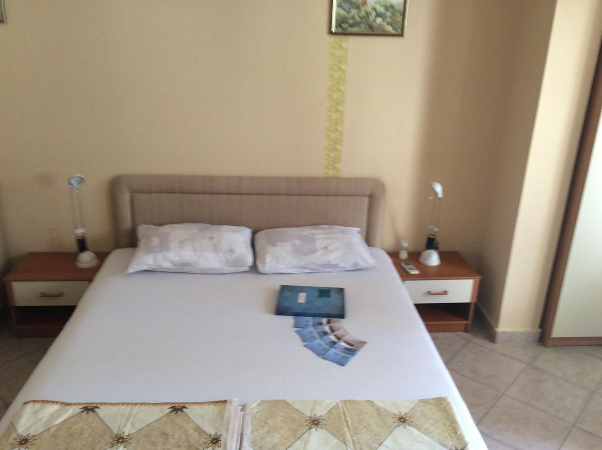 Apartments Simo Petrovac Luaran gambar