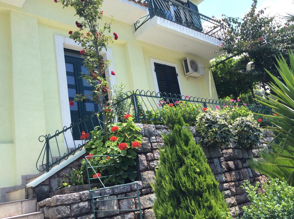Apartments Simo Petrovac Luaran gambar